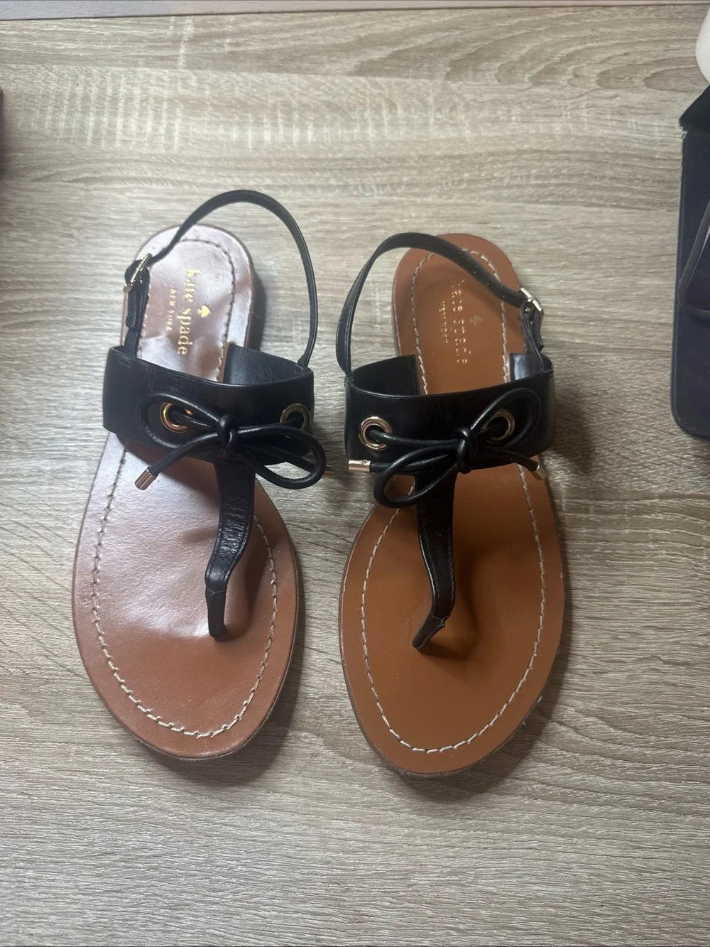 Kate Spade Black Leather T Strap Bow Carolina Sandals Women's US 8 M Thong